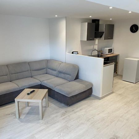 Joli Logement Au Pied Des Alpilles Eyguières Exterior foto
